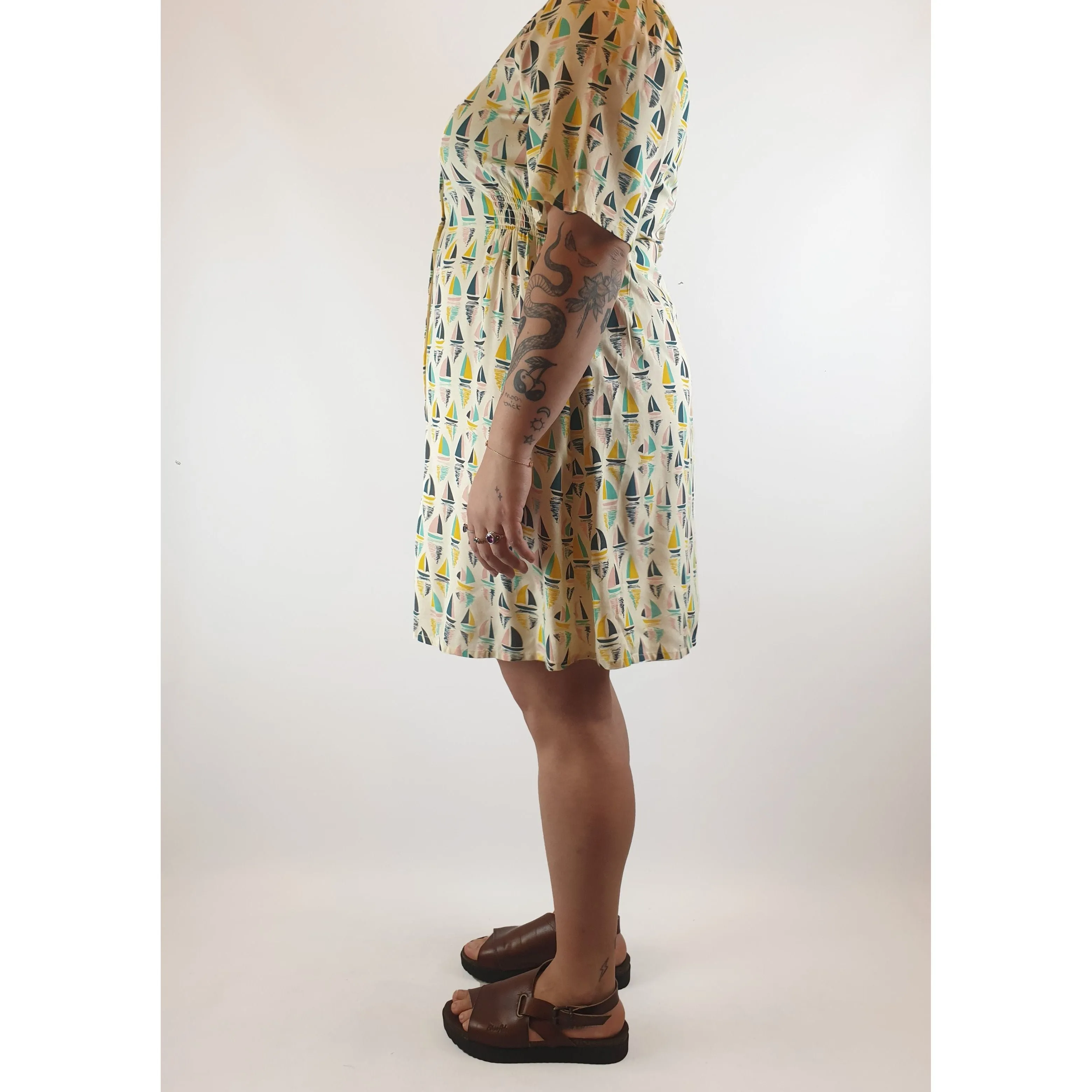 Goxoh pre-owned pretty sailboat print dress size L (best fits size 14)