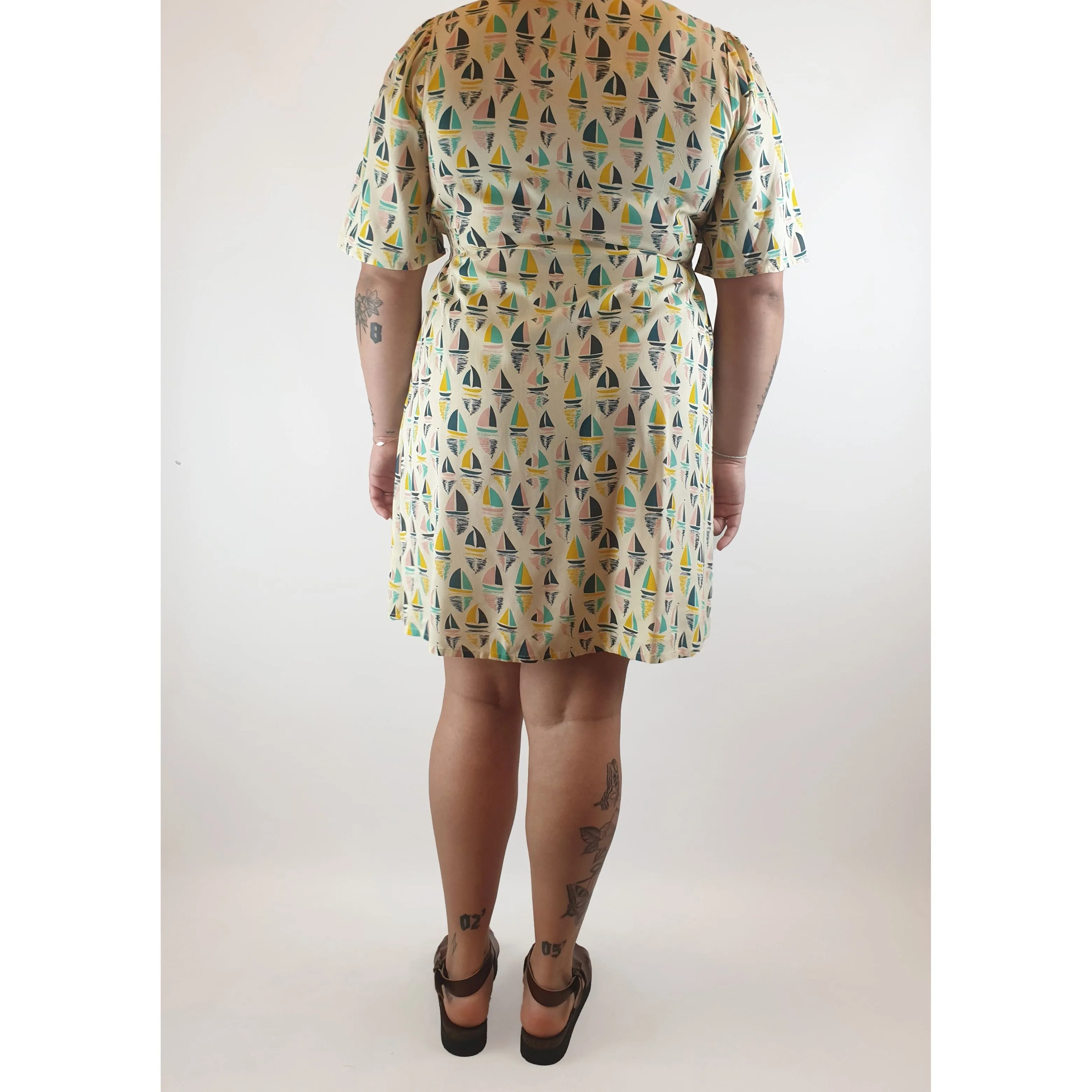 Goxoh pre-owned pretty sailboat print dress size L (best fits size 14)