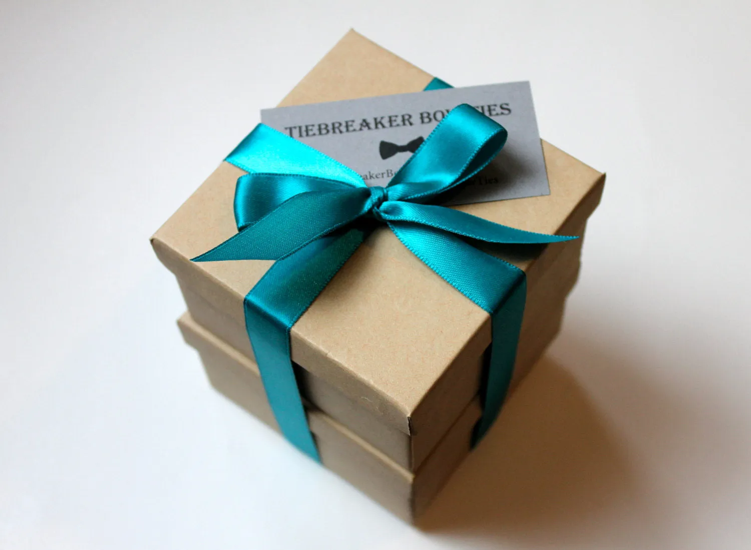 Green Plaid Bow Tie & Pocket Square Gift Set