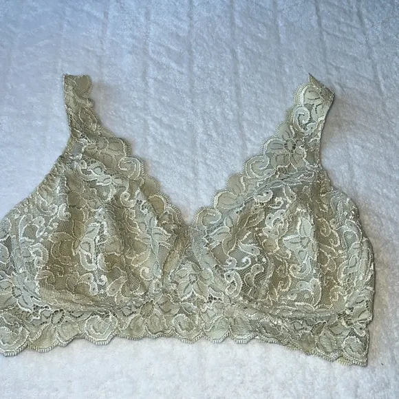 HANRO Luxury Moments Lace Wireless Bra
