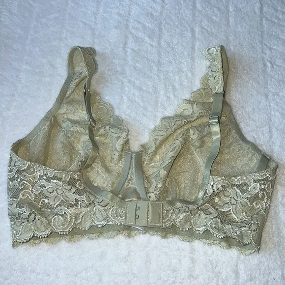 HANRO Luxury Moments Lace Wireless Bra