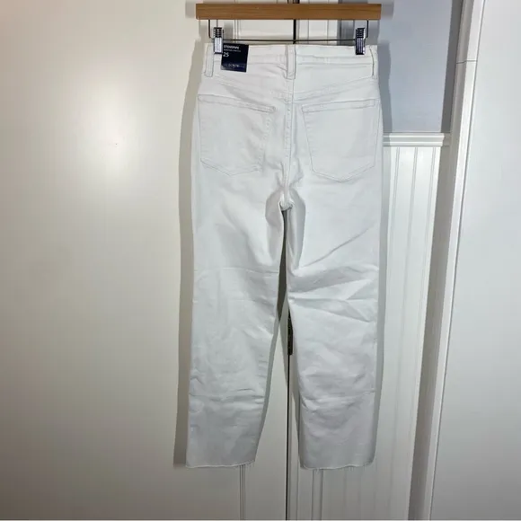 J. Crew Petite white stovepipe straight jean in signature stretch  size 25 nwt