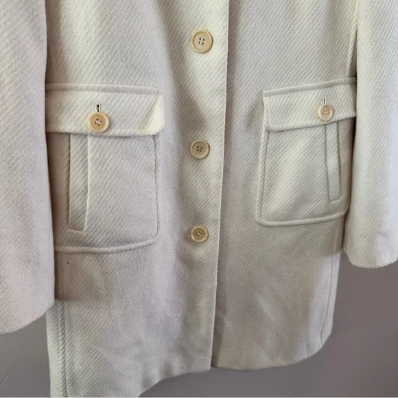 J. Crew Wool Ivory Button Front Short Length Pocket Front Size 4 Classy Elegant