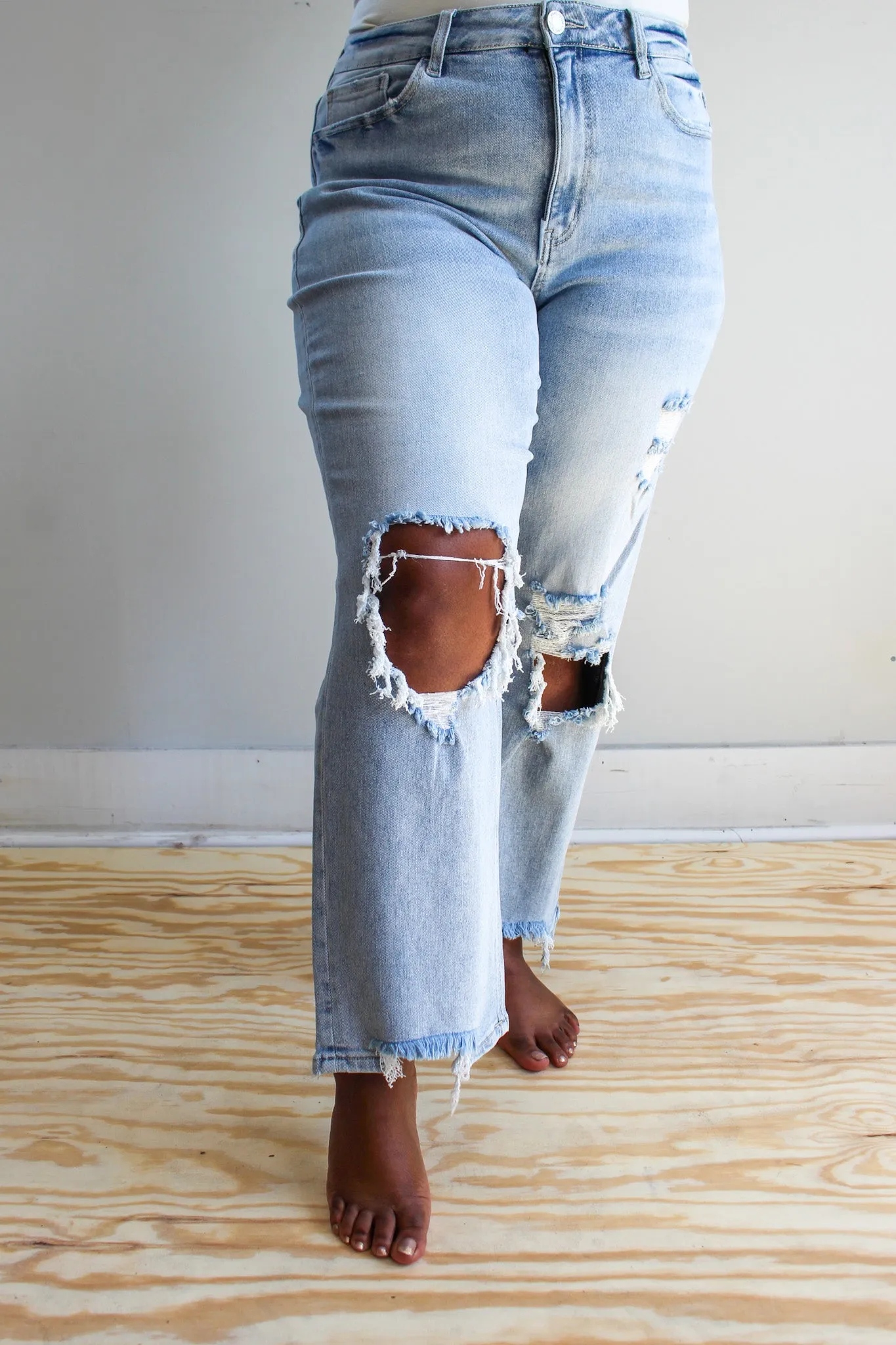 Jodie 90’s Distressed Jean • Light Vintage - PLUS