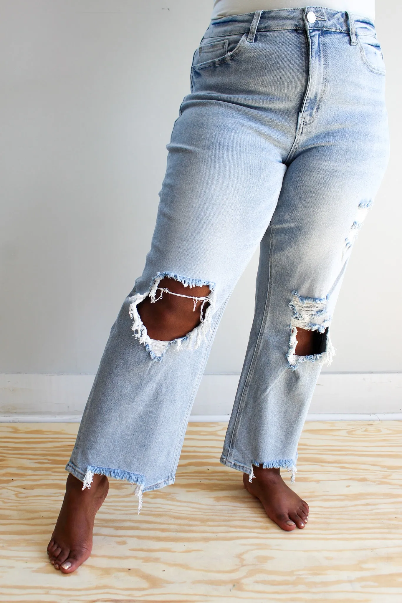 Jodie 90’s Distressed Jean • Light Vintage - PLUS