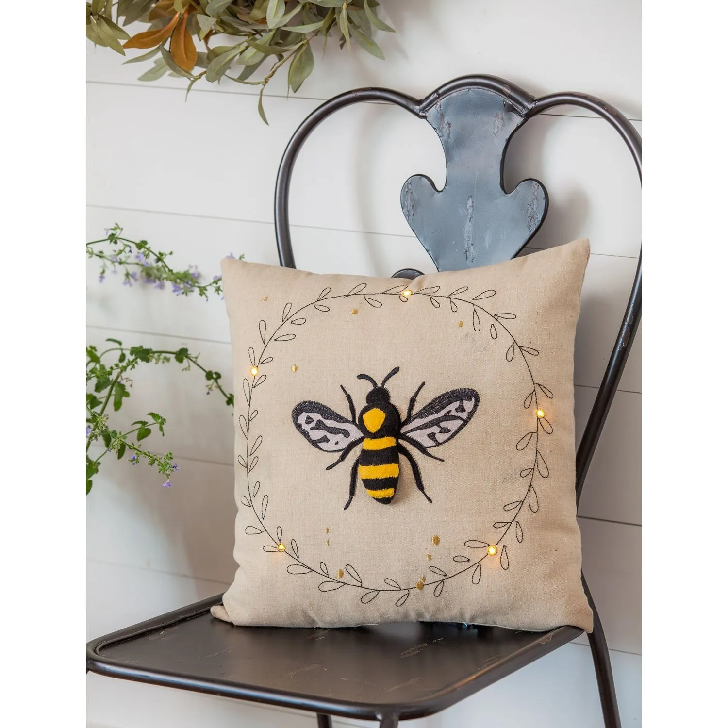 Just Bee 16''x16" LED pillow,4p21108