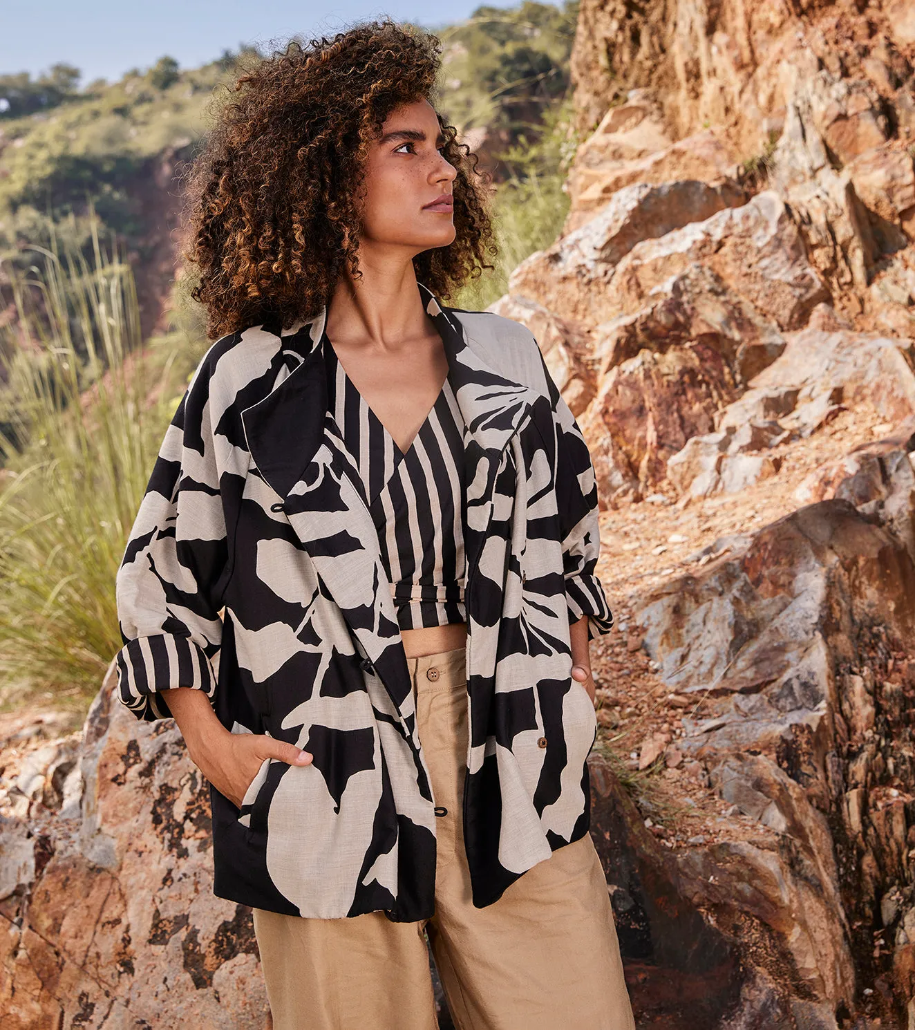 Khara Kapas Ebony's Desire Jacket Twill Weave Cotton  Black and Off-white KW666