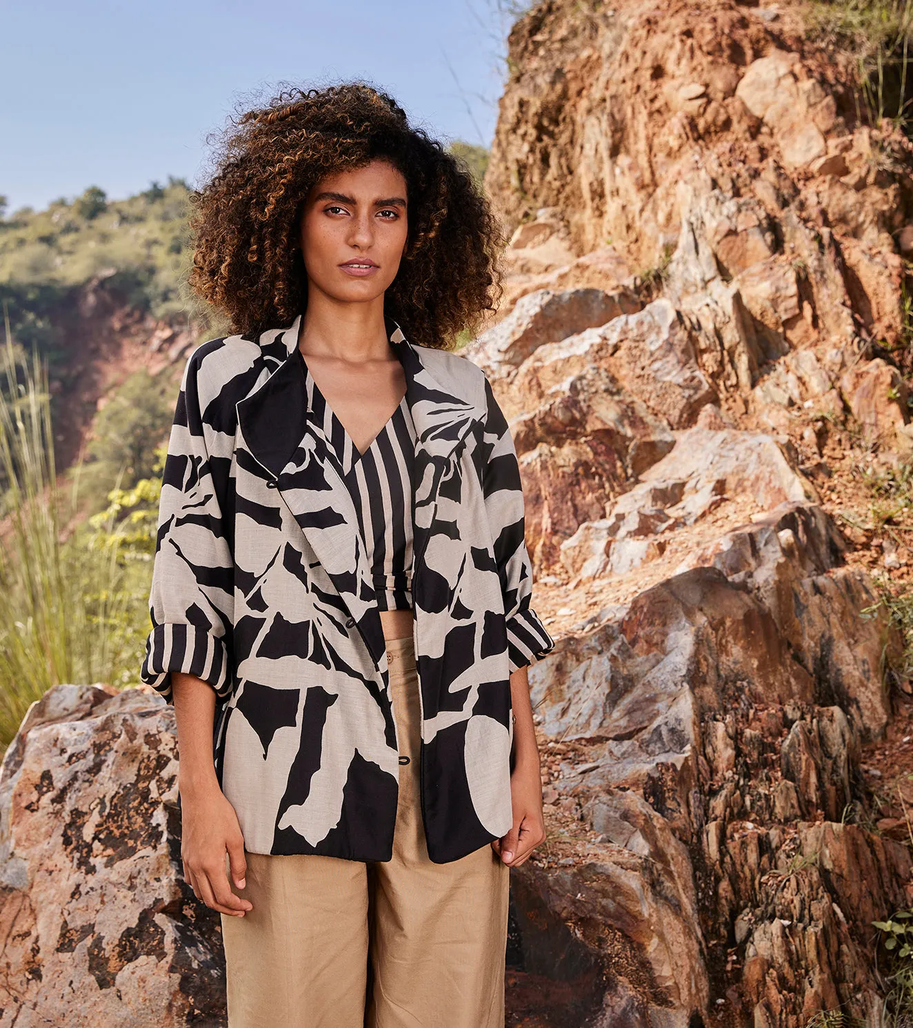 Khara Kapas Ebony's Desire Jacket Twill Weave Cotton  Black and Off-white KW666