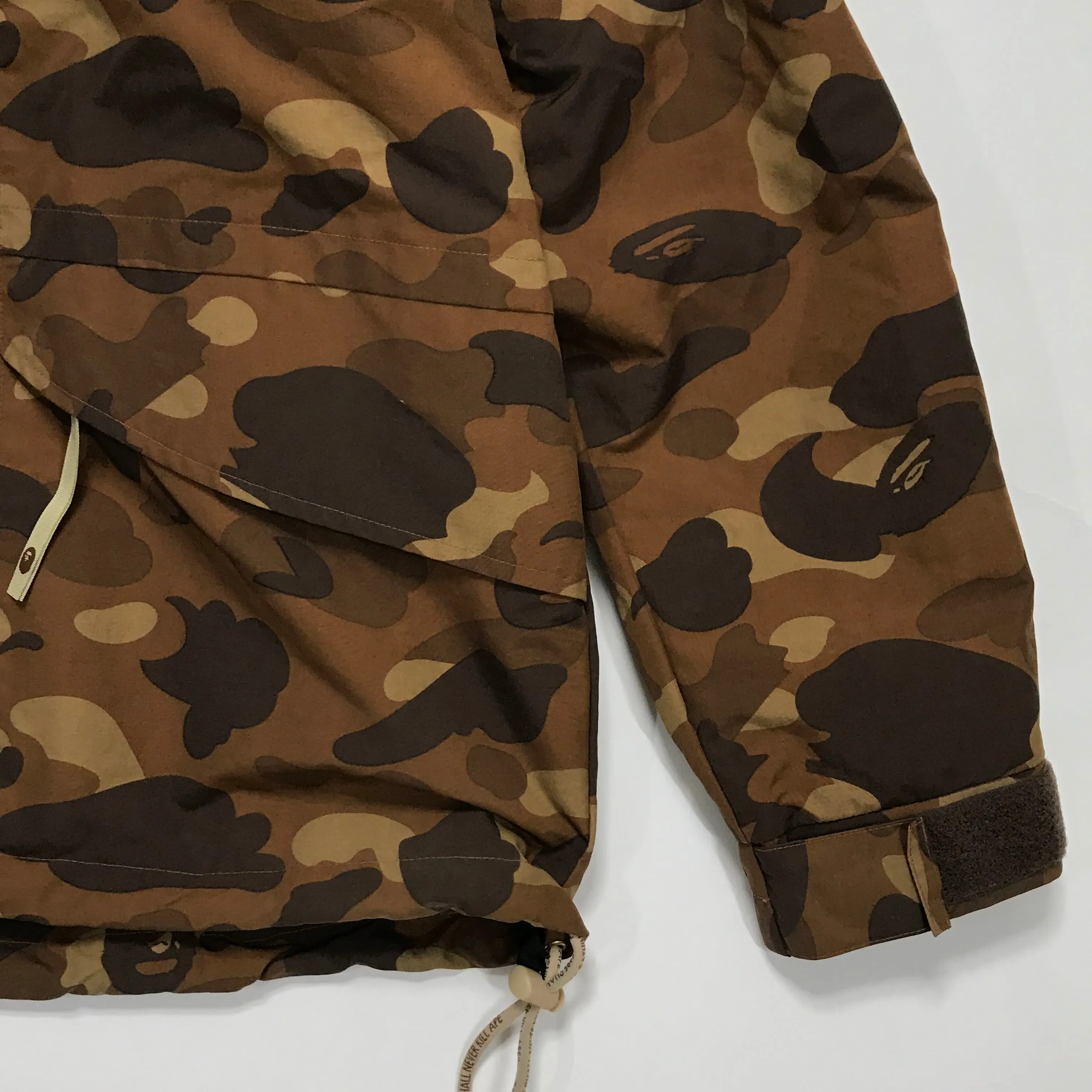 [L] A Bathing Ape Bape Camo Snowboard Jacket Brown