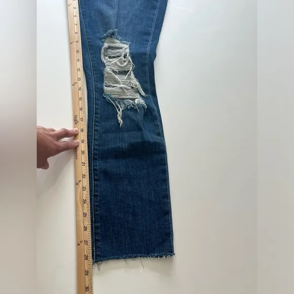 L'AGENCE Luna High Rise Straight Leg Chain detail Jean Size 29