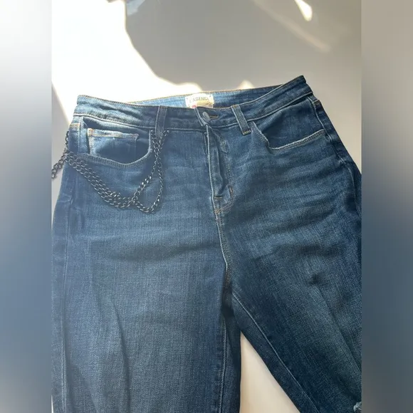 L'AGENCE Luna High Rise Straight Leg Chain detail Jean Size 29