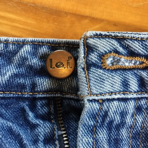 LEI “Daisy Duke” style denim shorts