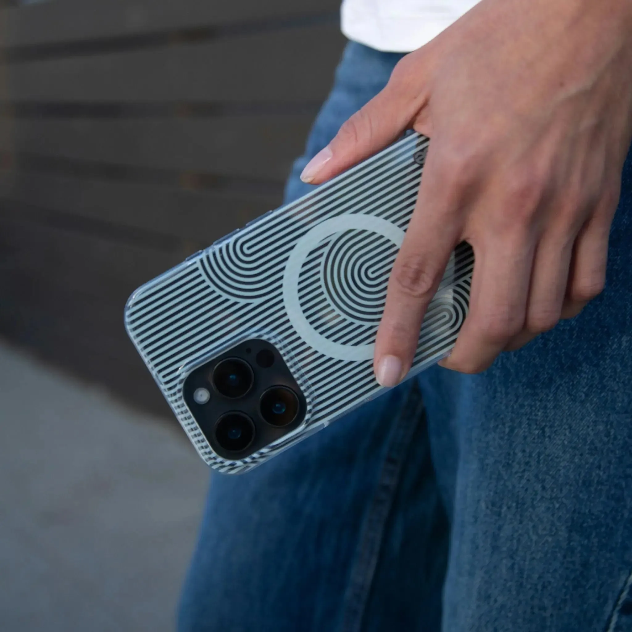 Level Case with MagSafe for iPhone 16 Pro