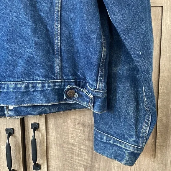 Levi Strauss&amp;Co Vintage 100% Cotton Pocket Red Flannel Lined Jean Jacket Size 42