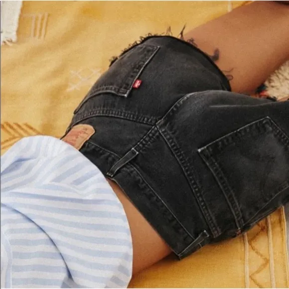 Levi’s 501 Black Denim Raw Hem Shorts - 24
