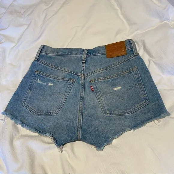 Levi’s 501 High Rise Shorts in Fault Line Sz 25