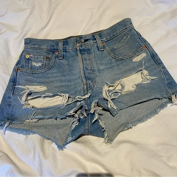 Levi’s 501 High Rise Shorts in Fault Line Sz 25