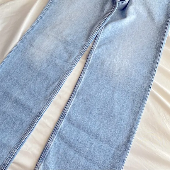 LEVI’S LOW PRO MID RISE STRAIGHT LEG JEANS Light Wash 28