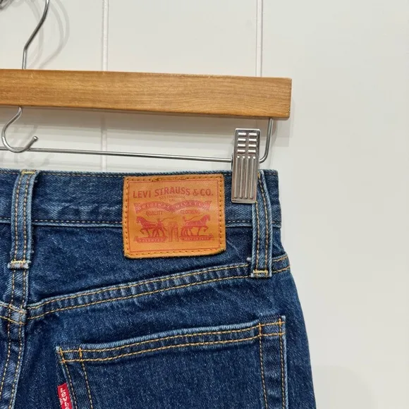 Levi’s Premium Women’s Wedgie Fit High Rise Button Fly Ankle Jeans Dark Wash 25