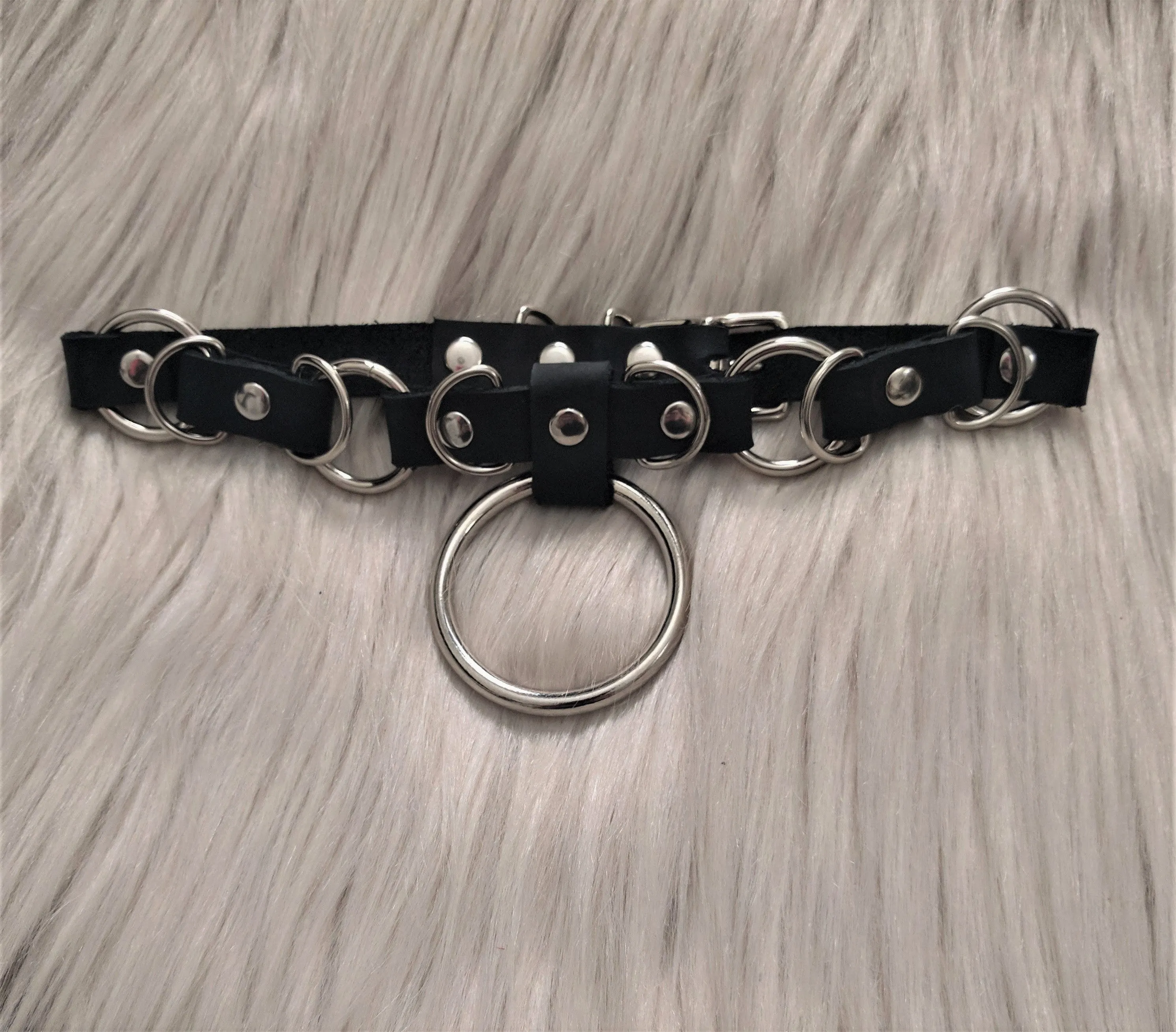 Lina leather o ring collar