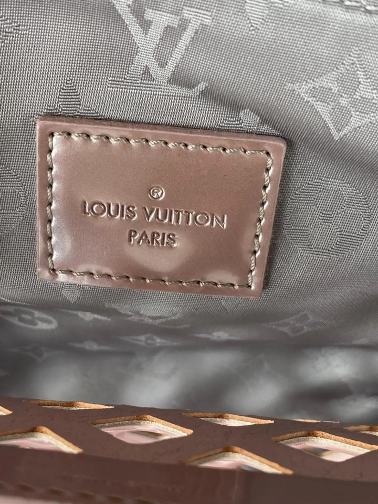 Louis Vuitton Limited Edition Metallic Pink Patent Leather Jelly MM Bag 4lv628
