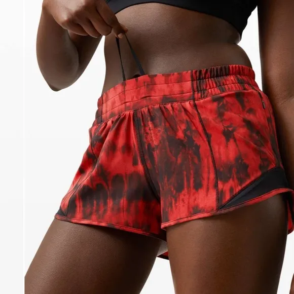 Lululemon Hotty Hot Short II 2.5