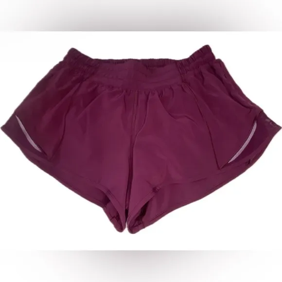 LULULEMON ❤️❤️  HOTTY HOT SHORTS