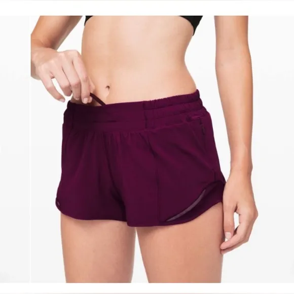 LULULEMON ❤️❤️  HOTTY HOT SHORTS