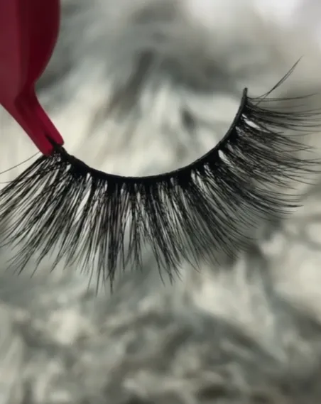 LUXURY VEGAN FALSE EYELASHES