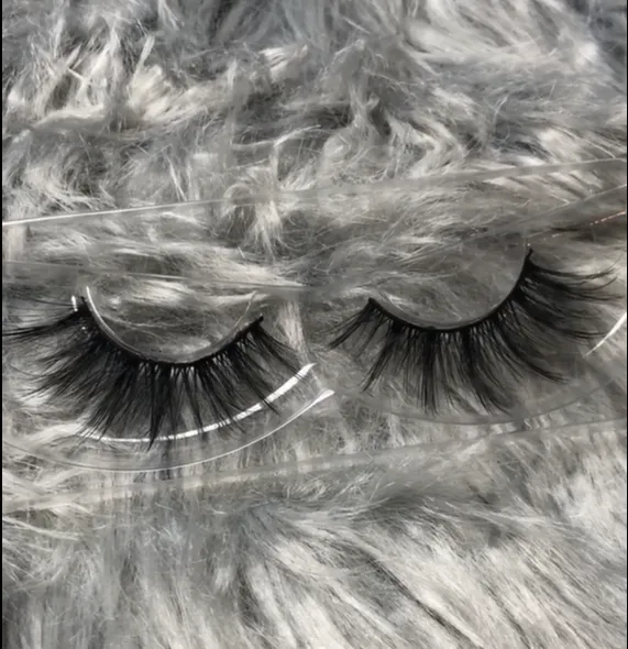 LUXURY VEGAN FALSE EYELASHES