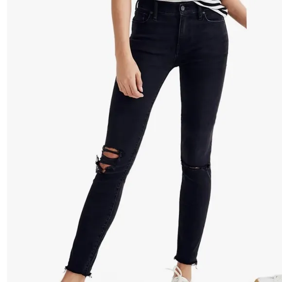 Madewell Black 9” High Rise Skinny Jeans 28