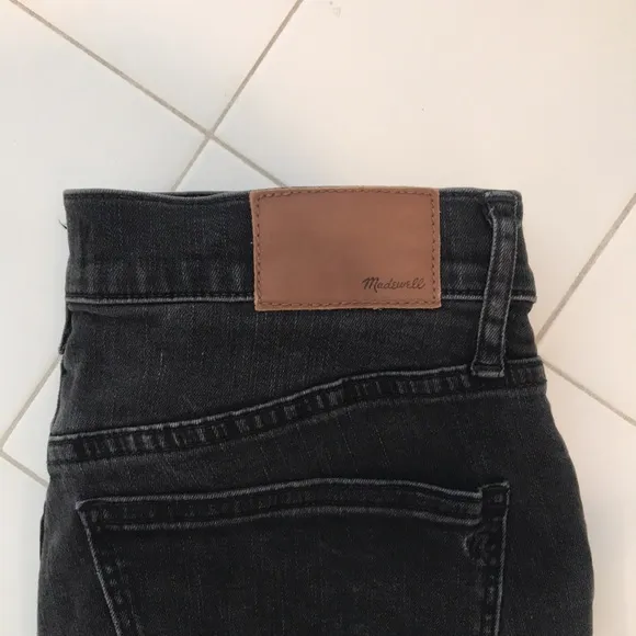 Madewell Black 9” High Rise Skinny Jeans 28