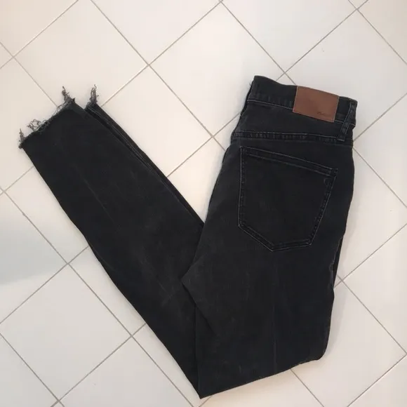 Madewell Black 9” High Rise Skinny Jeans 28
