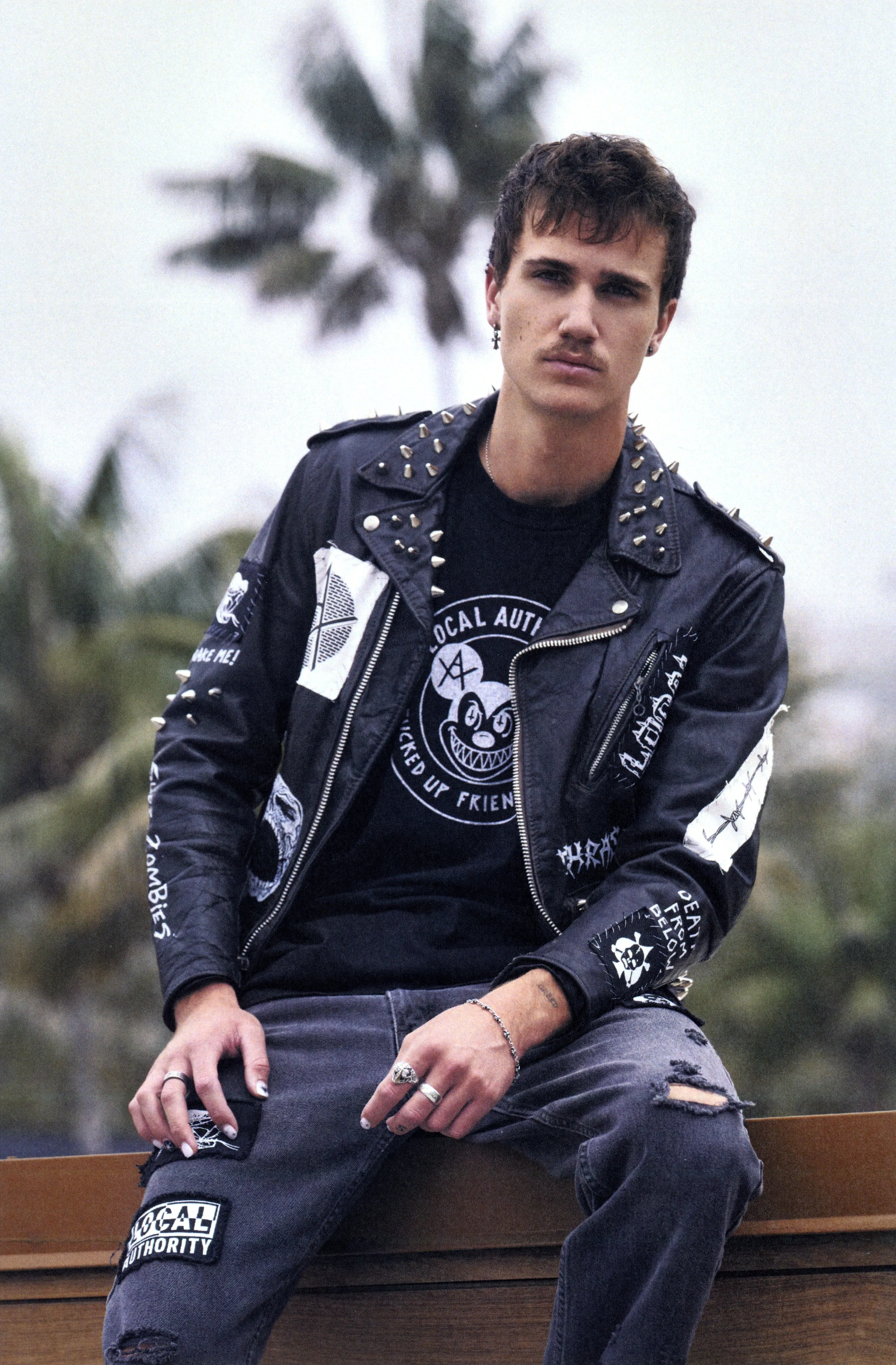 MISCHIEF CREST POCKET TEE