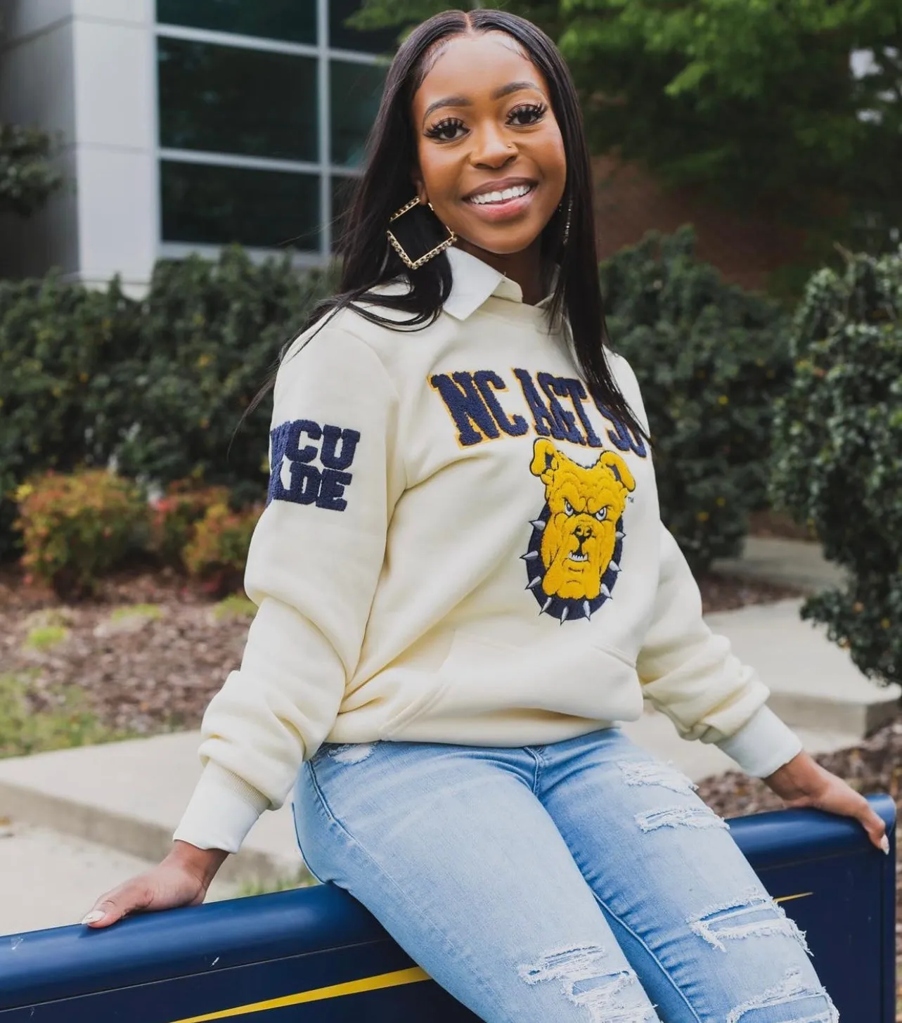 NC A&T SU Vintage CREAM Chenille | CREAM UNISEX SWEATSHIRT