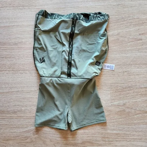 NWT Athleta Vienna Cargo Skort Jupe-Short Pull-On Semi Fitted Pocket Green