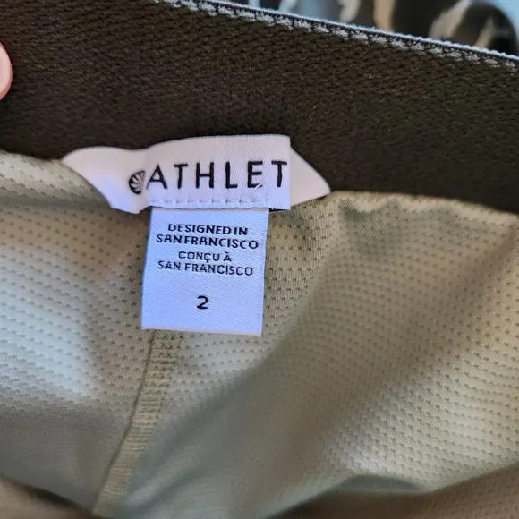 NWT Athleta Vienna Cargo Skort Jupe-Short Pull-On Semi Fitted Pocket Green