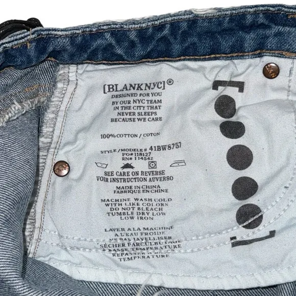 NWT! Blank NYC Cruise Control Denim Shorts - Size 28