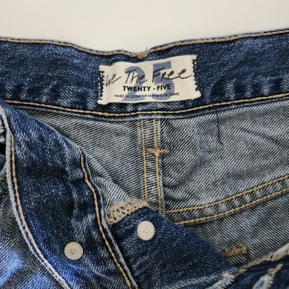 NWT Free People Loving Good Vibrations Denim Cutoff Shorts in Mid Indigo size 25