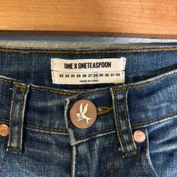 NWT One Teaspoon Scallywags Pure Bleu Distressed Skinny Jeans