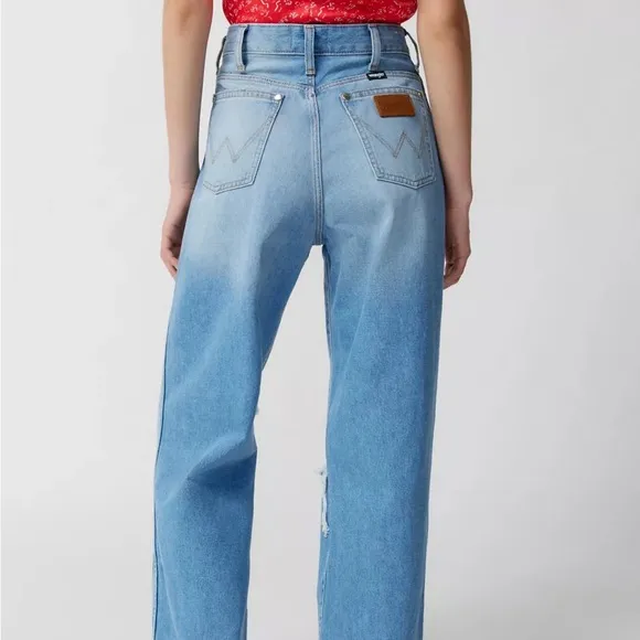 NWT Wrangler X Fender Destroyed Loose Mom Jean