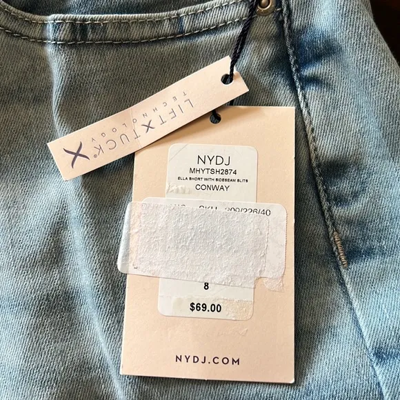 NYDJ Women's Ella Short with Sideseam Slits In Conway.