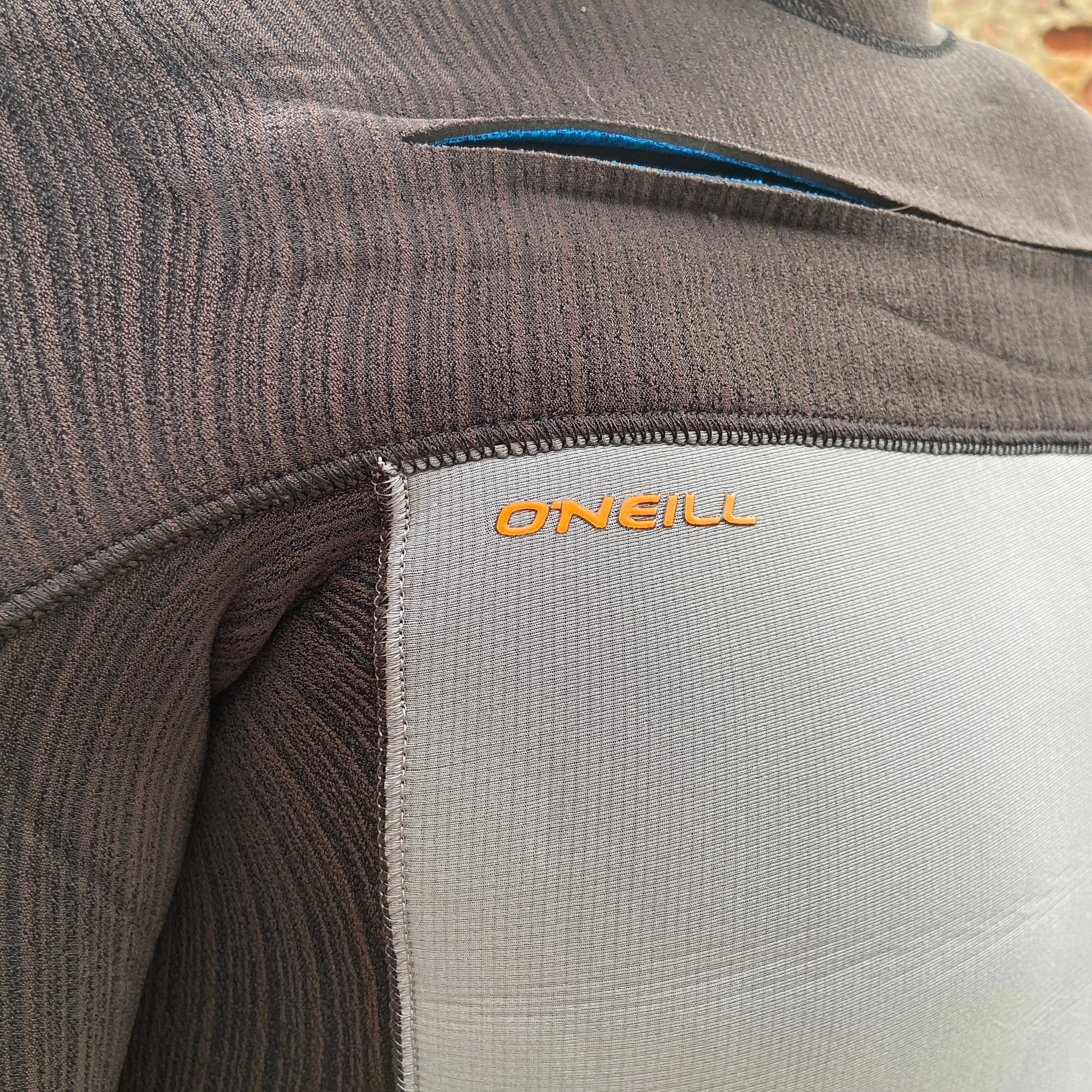O'NEILL   HYPERFREAK  3/2   MM  CHEST ZIP   SMOKE RAVEN