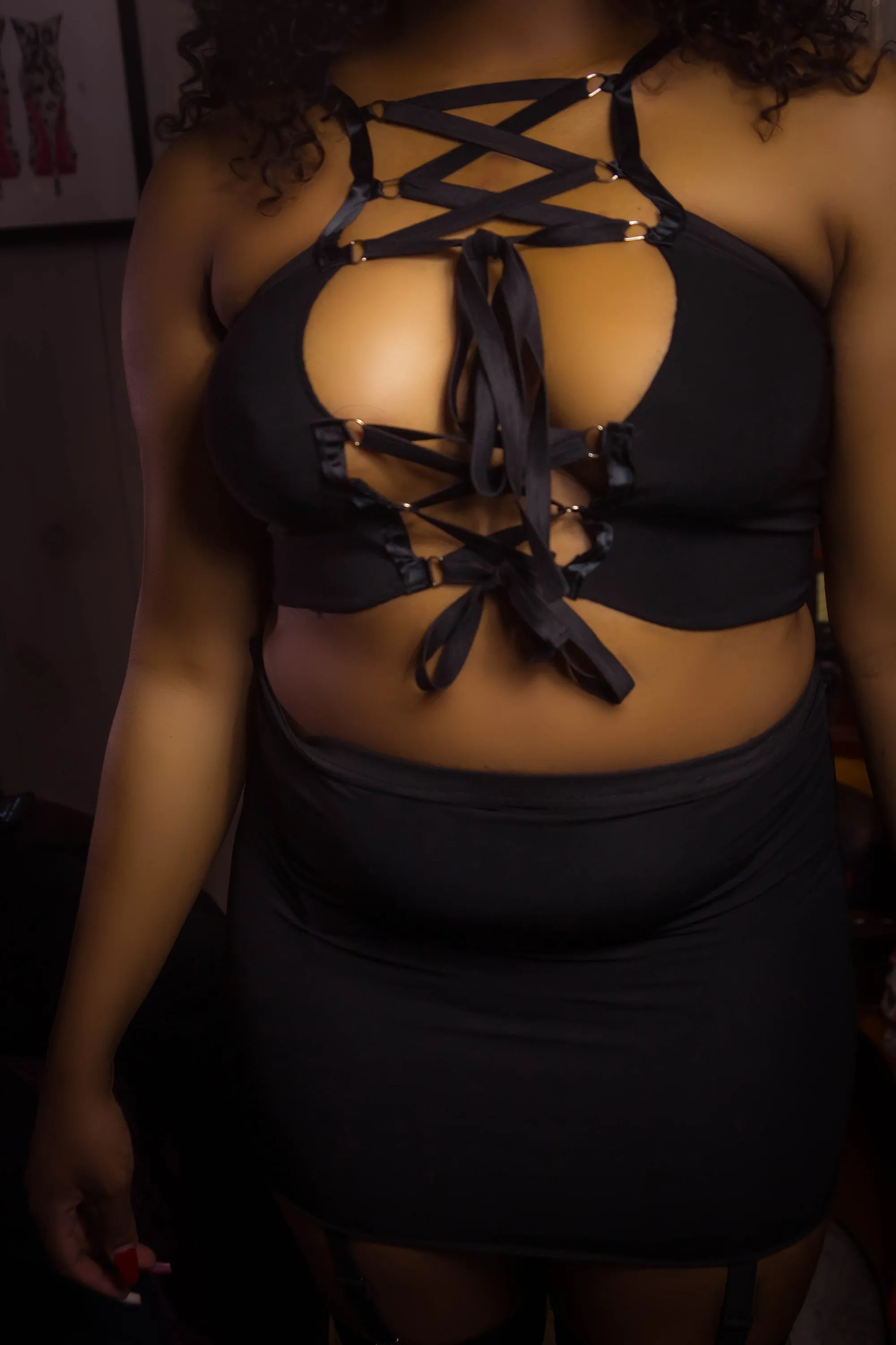 Ophelia skirt with removable garter clips