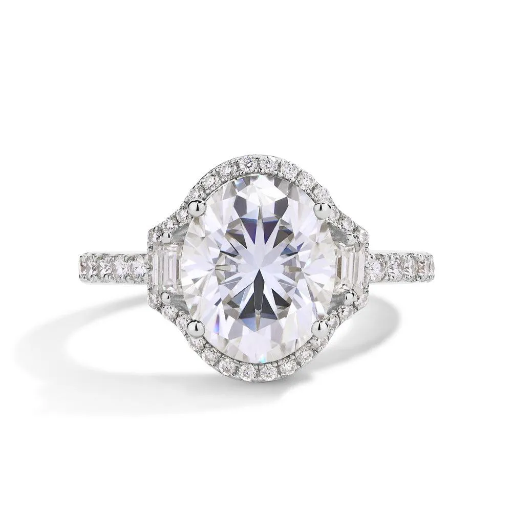 Pear-cut Diamond Halo Engagement Ring