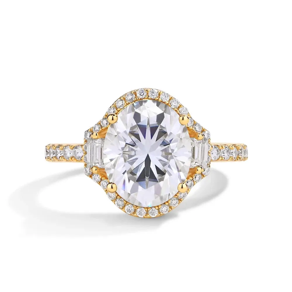 Pear-cut Diamond Halo Engagement Ring