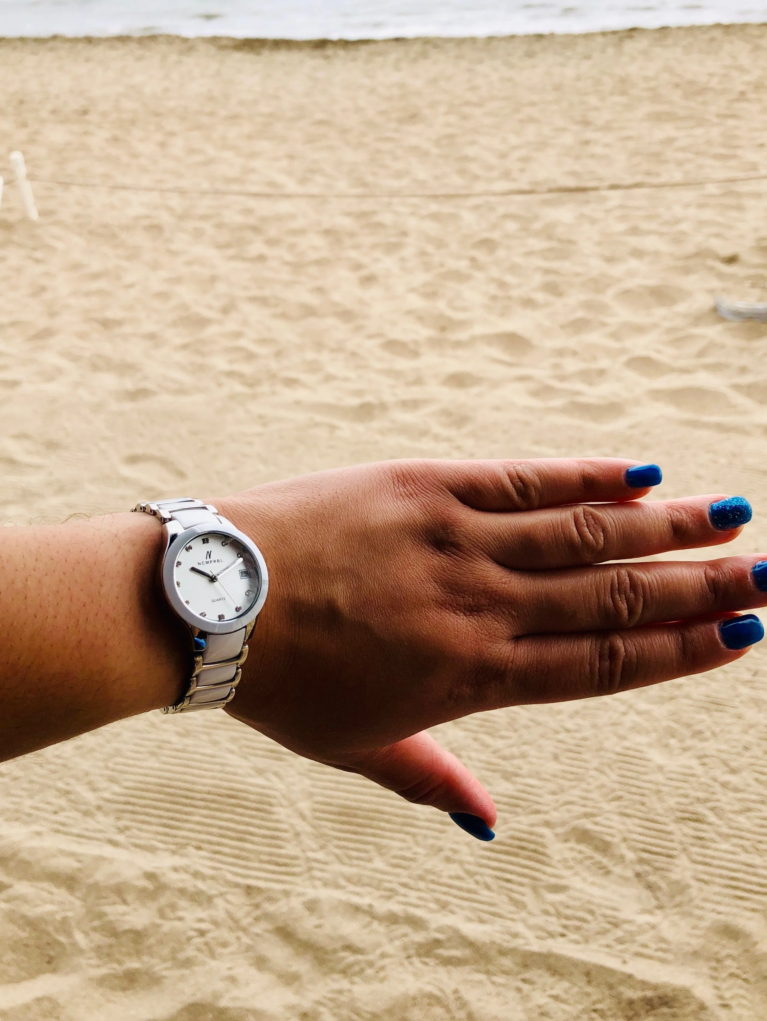 Petite Link Reign 34MM Womens Ceramic Watch In White and Silver