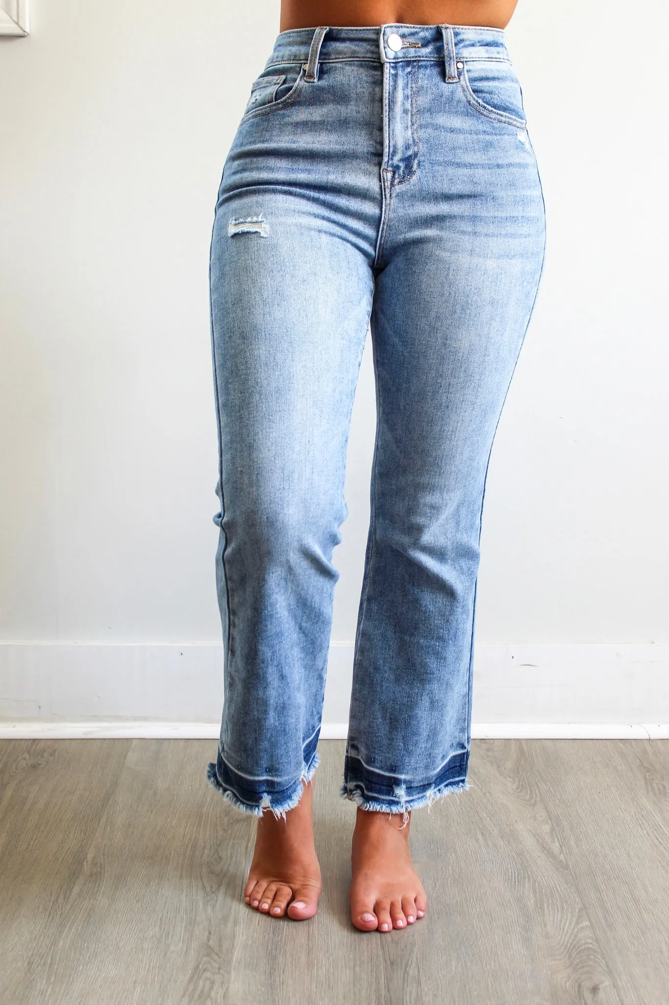 Peyton Shadow Hem Straight • Medium Wash