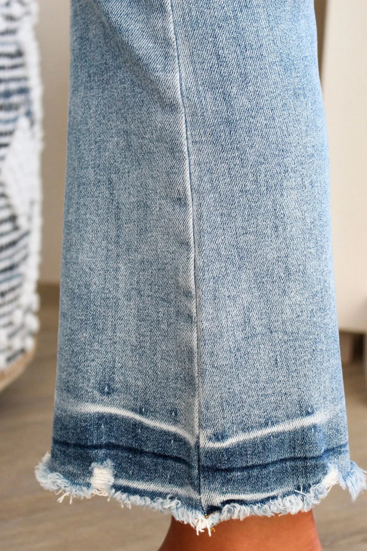 Peyton Shadow Hem Straight • Medium Wash