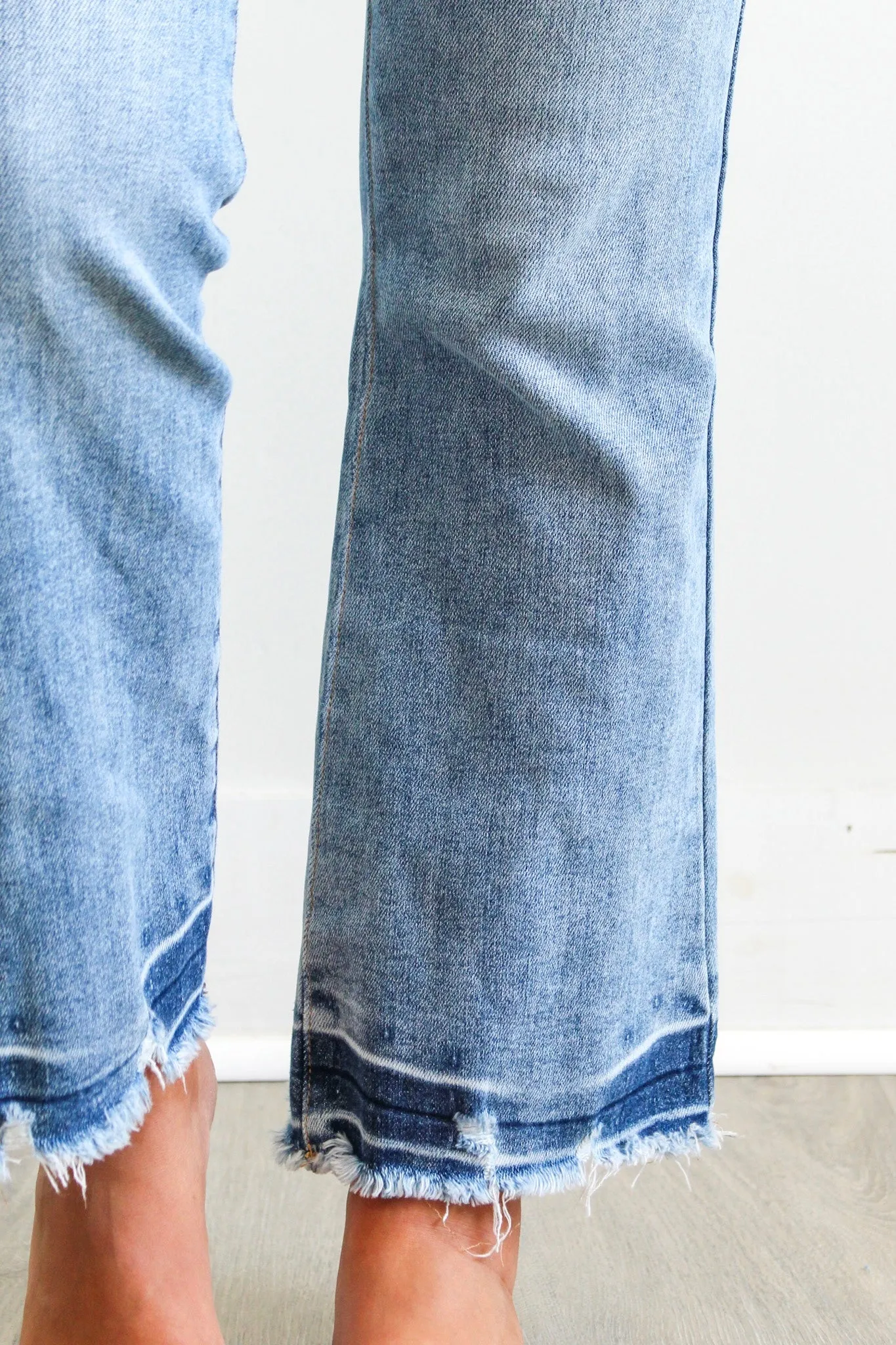 Peyton Shadow Hem Straight • Medium Wash